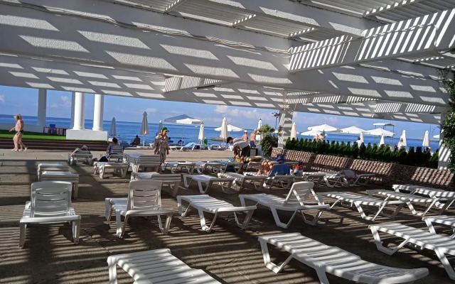 Prostornaya V 300 Metrakh Do Naberezhnoy Flat