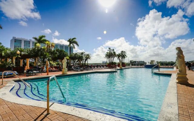 Intracoastal Yacht Club Apart-Hotel