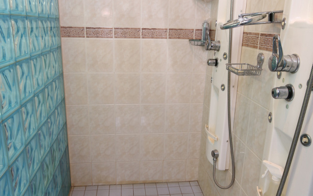 Квартира Просторная квартира с сауной рядом