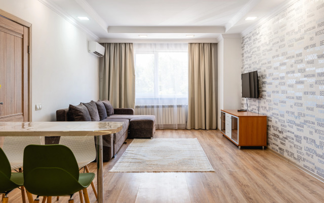 Prostota i Prostranstvo - 3-h Komnatnatnye v Minimalizme Apartment
