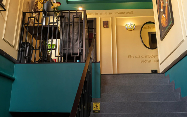 Отель Harat's inn