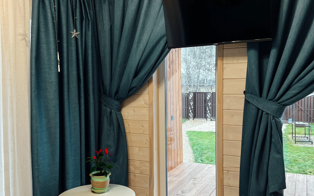 Частный дом для отдыха с гриль-мангалом, костровой и батутом