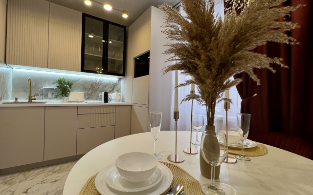 Dizaynerskaya Kvartira V Zhk Rossiyskiy S Panoramnoy Lodzhiey Apartments