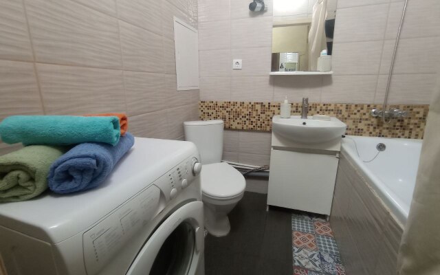 Квартира Live-In-Comfort на Творчества 1к1