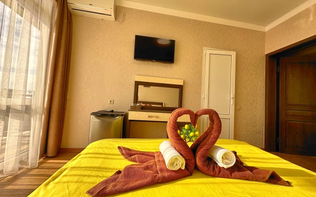 Курортный Отель GardenBerry Hotel