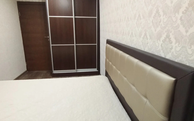 Квартира Трехкомнатная у Жд Вокзала Красная Площадь 3а