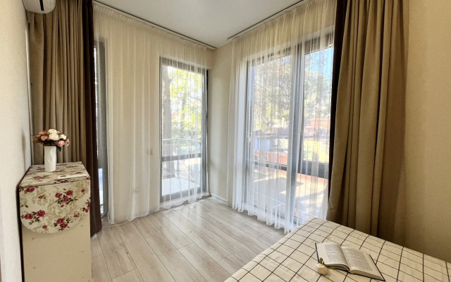 V Samom Serdtse Adlera Flat