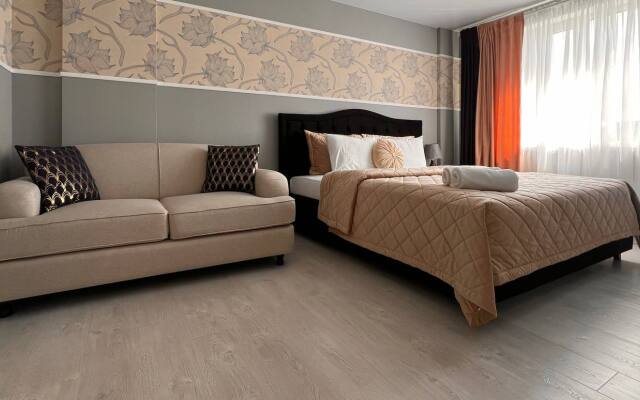 V M-N Sedymoye Nebo Flat