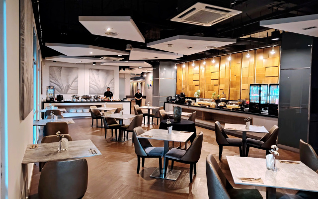 Отель Cormar Suites Kuala Lumpur