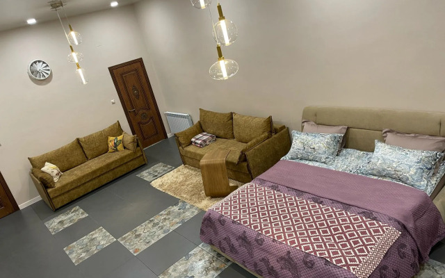 Квартира лофт с террасой на набережной в центре