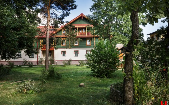 Russian Village Hotel