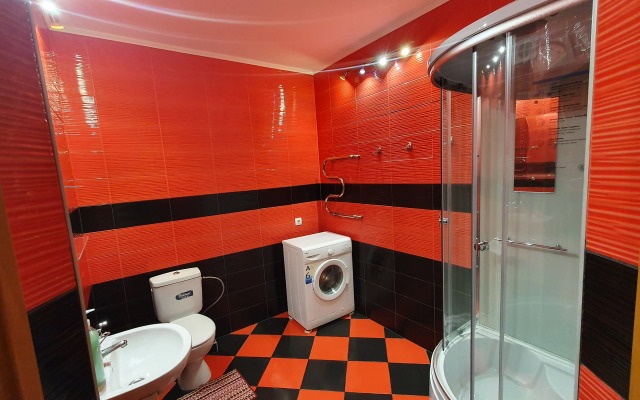 Квартира двухкомнатная 76м2 на Куйбышева 40