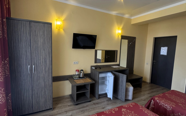 5 Guest House