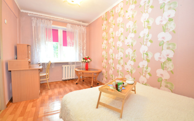 Апартаменты Двухкомнатные на Гладкова 21