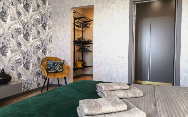 Novye V Dome Biznes Klassa S Okhranoy Apartment