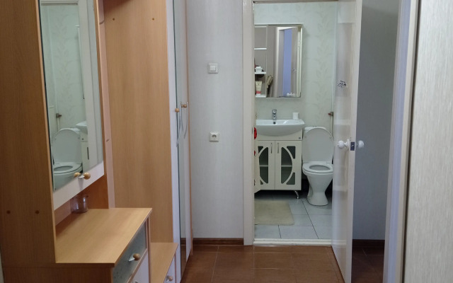 1-k kvartira ryadom s aeroportom Flat