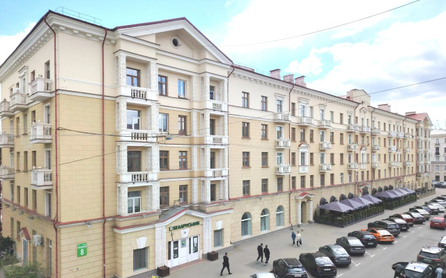 Apartments Komfortnaya Trekhkomnatnaya  Kvartira V Samom Serdtse Minska