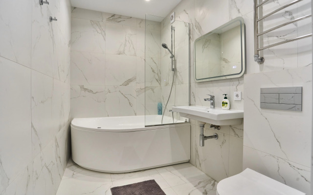 Luxe  S Dzhakuzi Na Skryganova Apartments