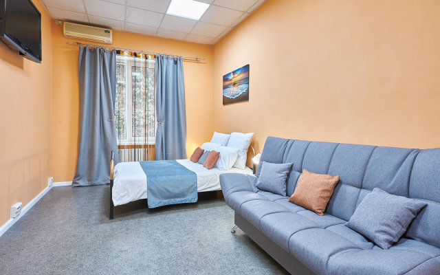 Happiness Live in the center of Sevastopol Apartment