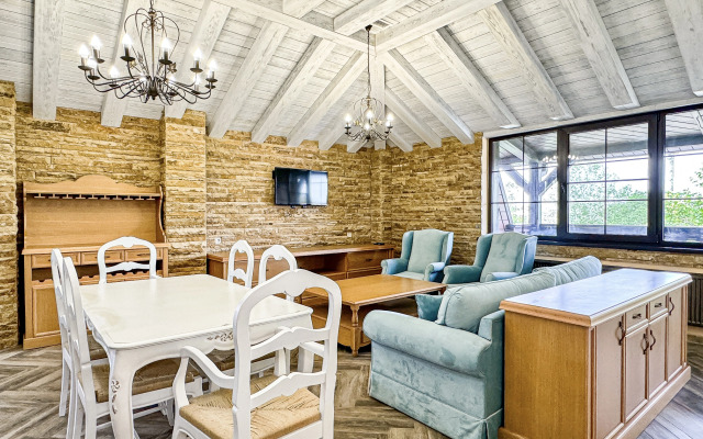 Chalet Provence Hotel