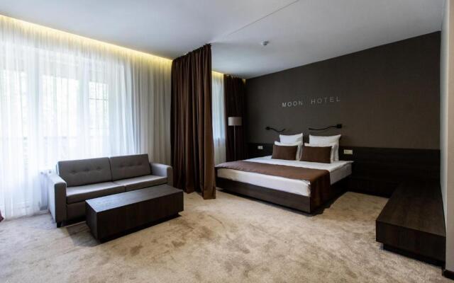 Moon Hotel