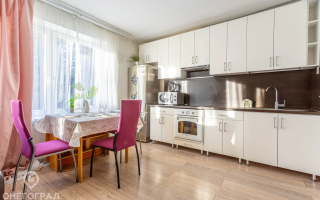 Апартаменты ОнегоГрад У Лотос Плазы