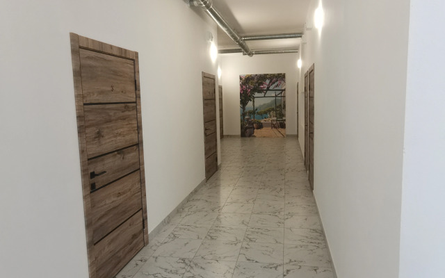 Dom U Morya Guest house