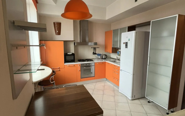 Na Ploschadi Pobedy Apartments