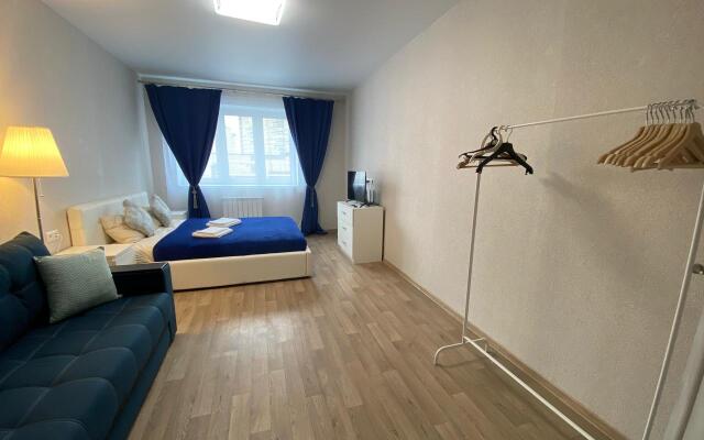 Ryadom S Yakht Klubom Admiral Flat