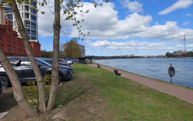 Апартаменты на проспекте Обуховской Обороны 110