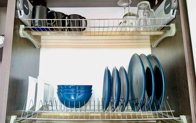 Апартаменты Новые в тихом центре и хвойным лесом за окном