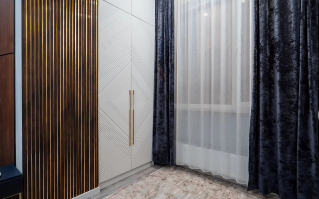 Апартаменты Трехкомнатные стильные возле Меги