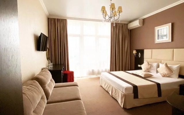 Avrora Hotel