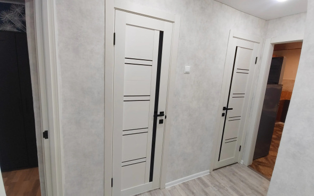 Tryokhkomnatnaya S Razdelnymi Spalnyami I Balkonom Flat