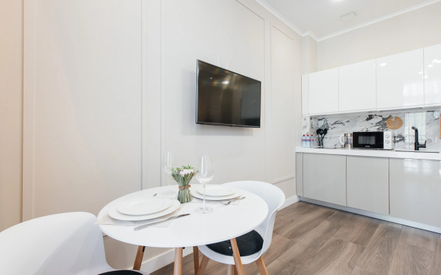 Red Art Light Mario Apartments