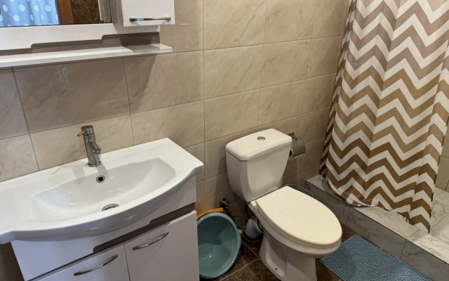 Гостевой дом 144 Тельмана 60