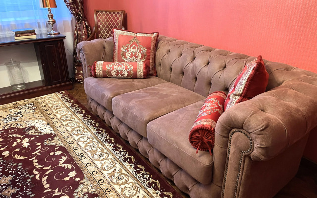 Lyuks Ryadom S Naberezhnoy Flat