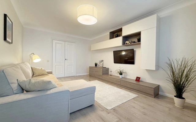 Апартаменты 4-комнатные HomeApart Сторожовская 8 (2)