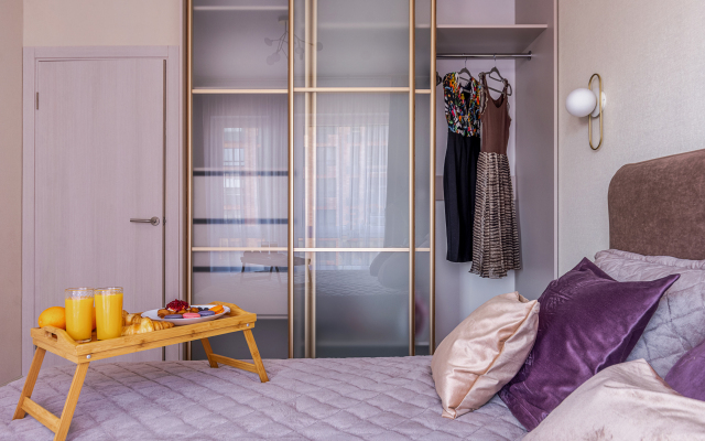evro-2 u m. Lesnaya Apartments