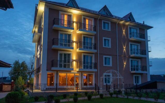 Villa Maralis Hotel