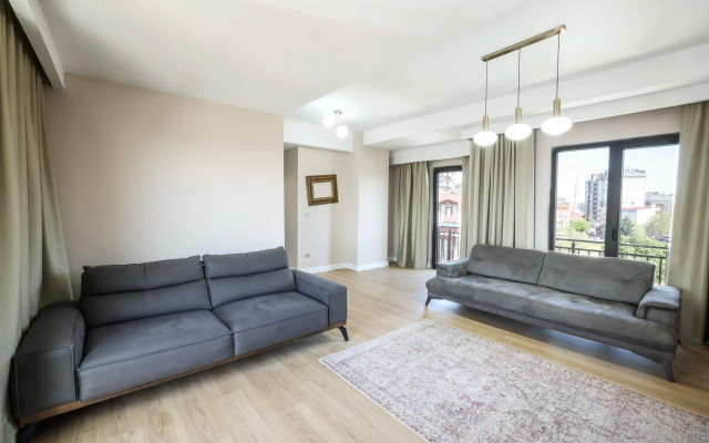 Vidovaya s Terrasoy v Tsentre Flat