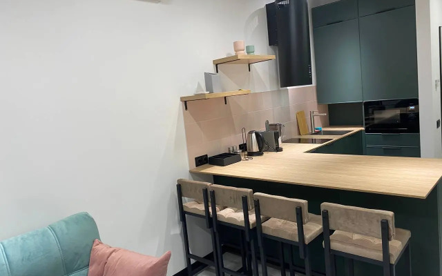 Апартаменты Пикассо - индустриальный шик с яркими акцентами