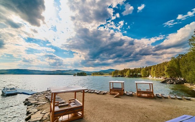 Na Zolotom Plyazhe Ozero Turgoyak Apartments