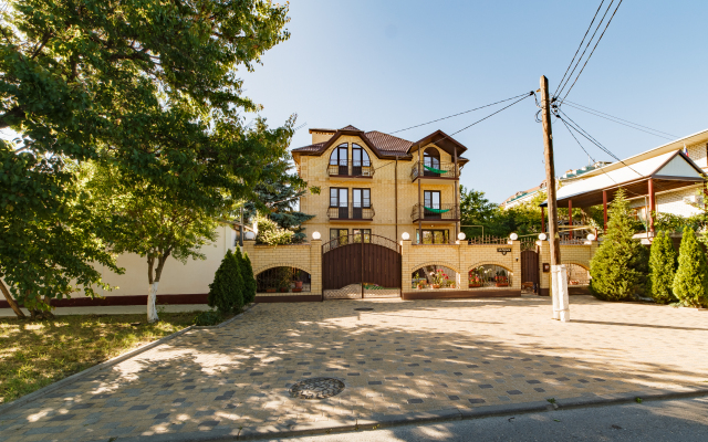 Chelsi Hotel