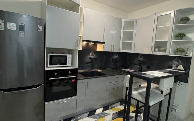 Studiya Okolo Trk Planety I Sk Sukhareva Flat