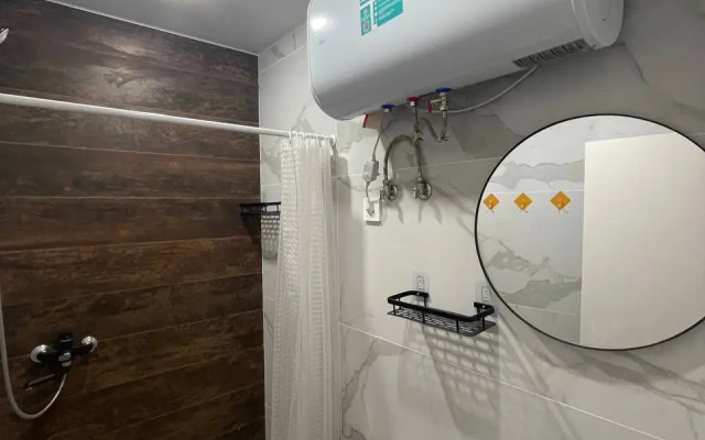 Stilnaya V 50 Metrakh Ot Morya Flat