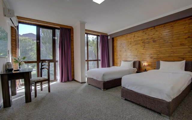 Khan Tengri Hotel