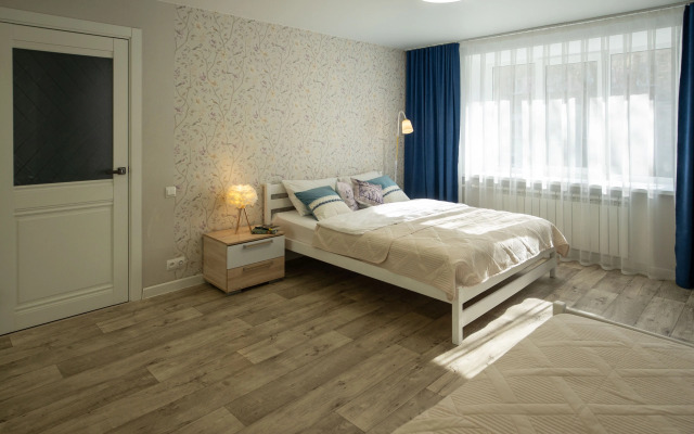 Квартира Трёхкомнатная на Доватора