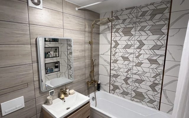 Globus Na Strelke Flat