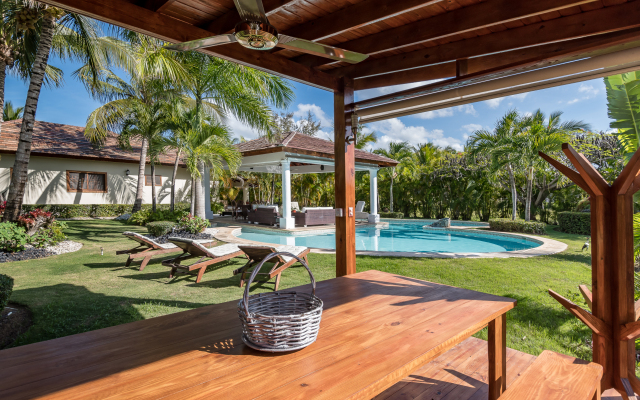 Luxury & Stunning Villa in Cocotal with Pool Villa